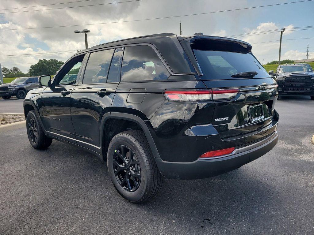 new 2026 Jeep Grand Cherokee car, priced at $39,180
