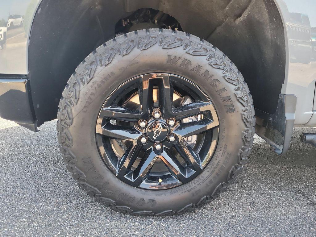 used 2025 Chevrolet Silverado 1500 car, priced at $43,327