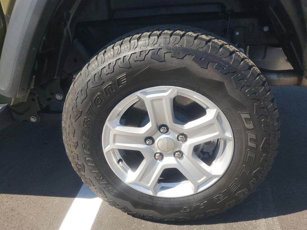 used 2025 Jeep Gladiator car, priced at $37,592