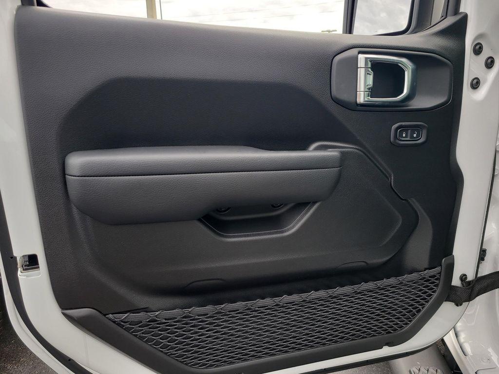 new 2026 Jeep Gladiator car, priced at $38,958