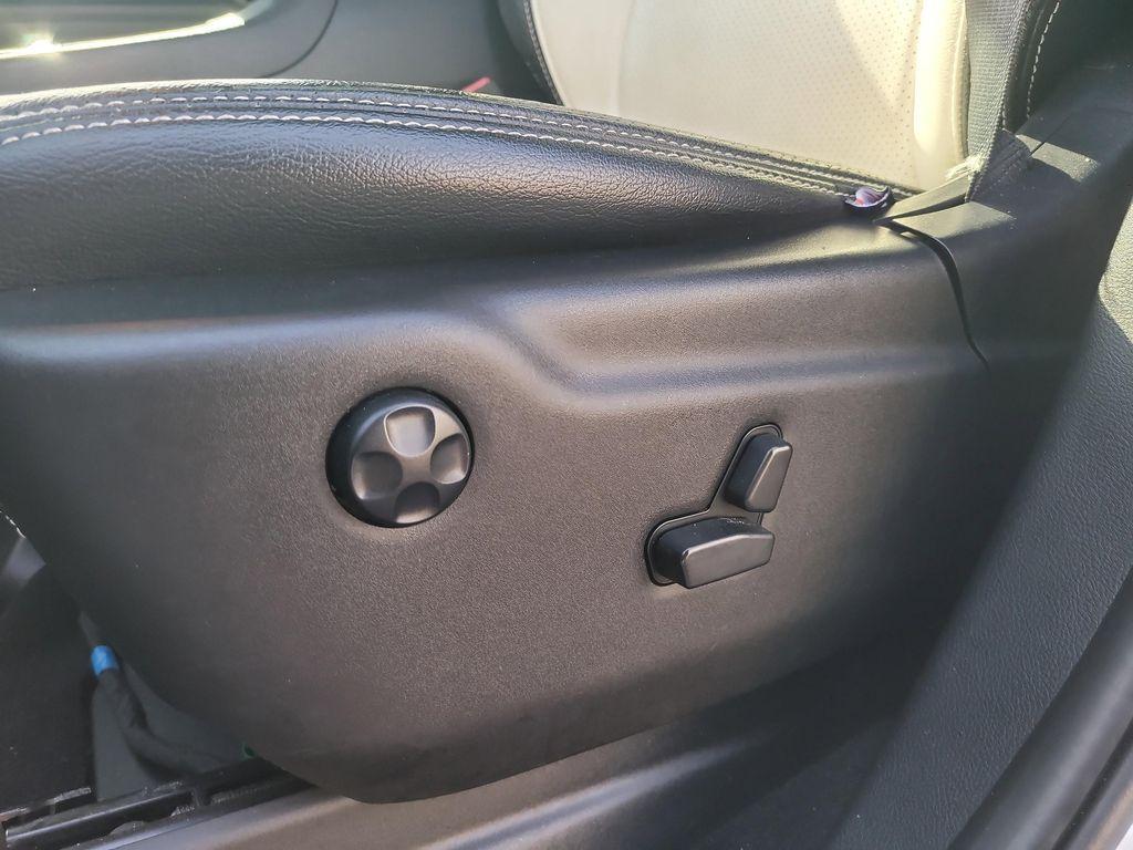 used 2021 Jeep Grand Cherokee car, priced at $20,295