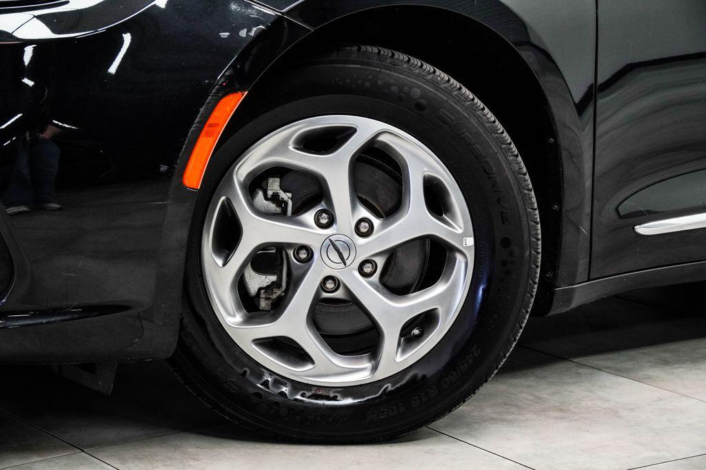 used 2023 Chrysler Pacifica car, priced at $23,600