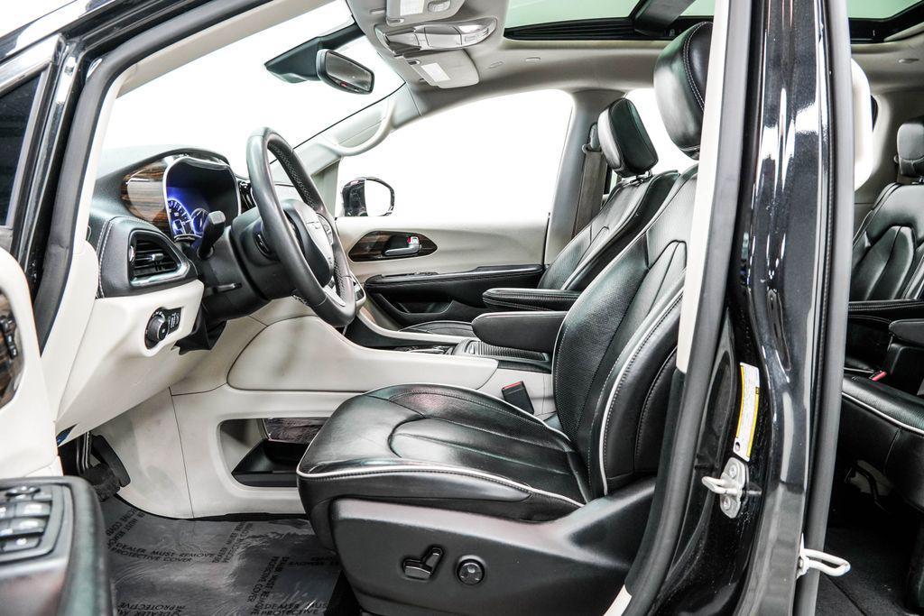 used 2023 Chrysler Pacifica car, priced at $23,600