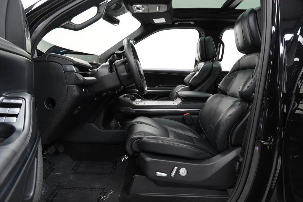 used 2025 Lincoln Navigator car, priced at $88,500
