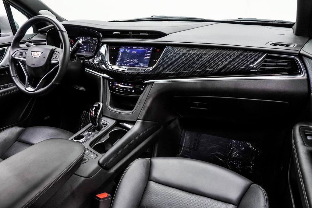 used 2025 Cadillac XT6 car, priced at $47,999