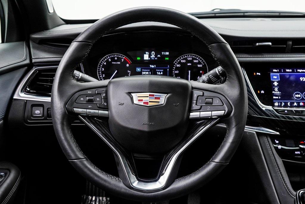 used 2025 Cadillac XT6 car, priced at $47,999