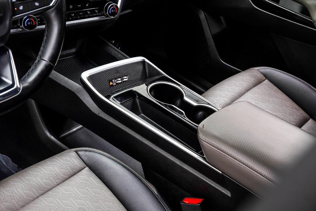 used 2025 Chevrolet Equinox car, priced at $24,224