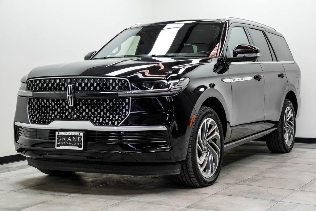 used 2025 Lincoln Navigator car, priced at $83,198