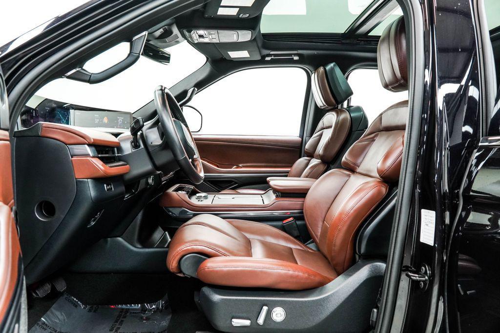 used 2025 Lincoln Navigator car, priced at $83,198
