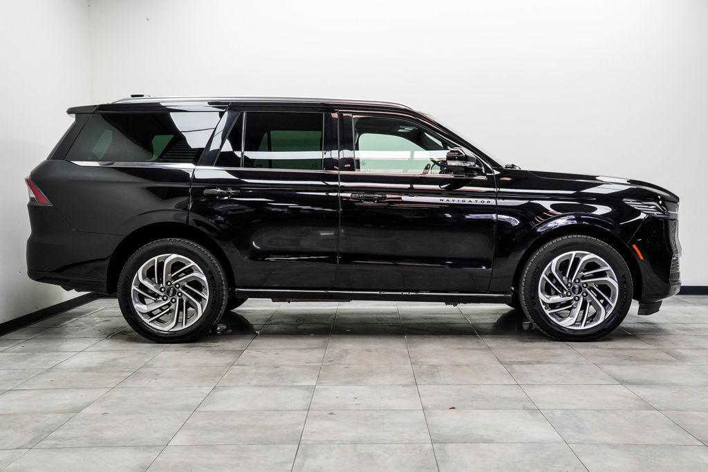 used 2025 Lincoln Navigator car, priced at $83,198