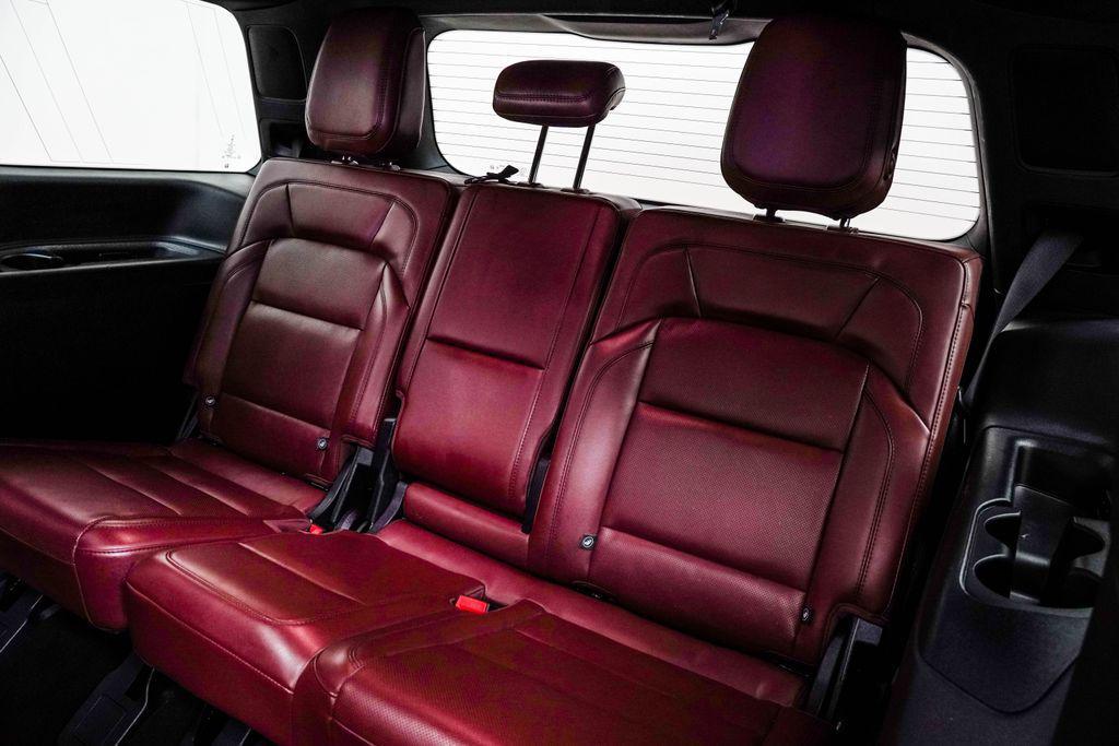 used 2025 Lincoln Navigator car, priced at $83,198