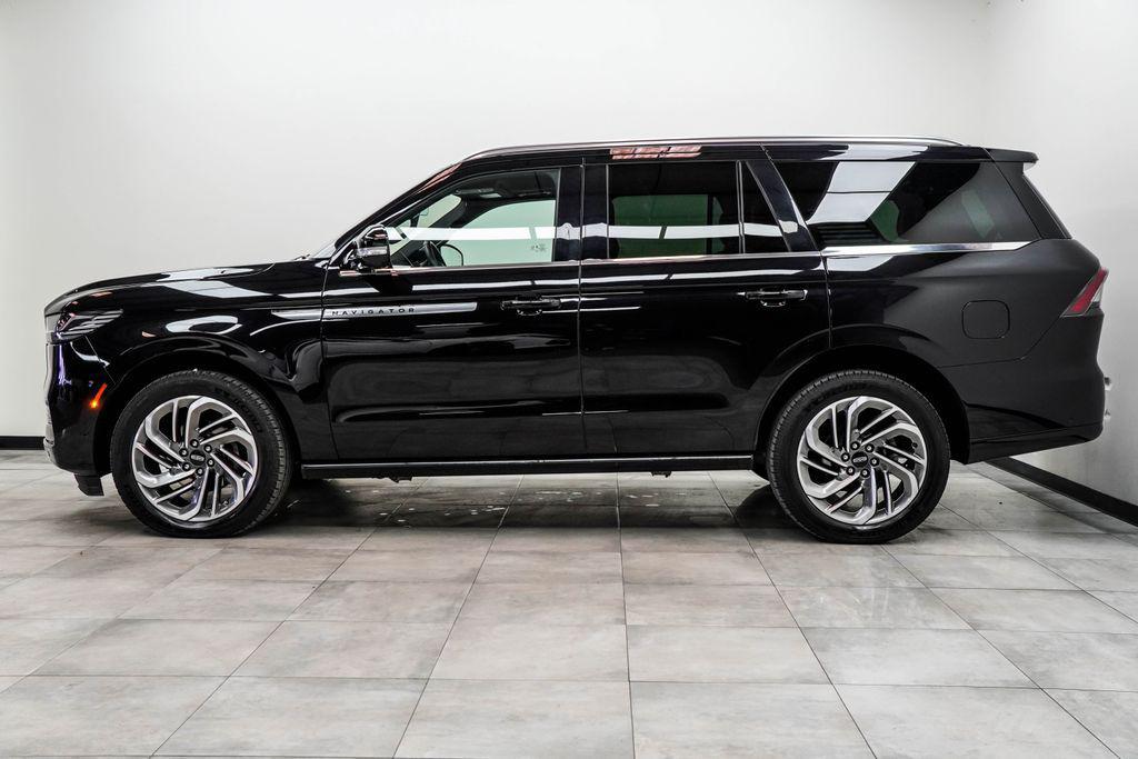used 2025 Lincoln Navigator car, priced at $83,198