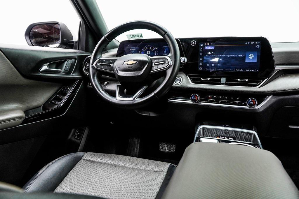 used 2025 Chevrolet Equinox car, priced at $23,900