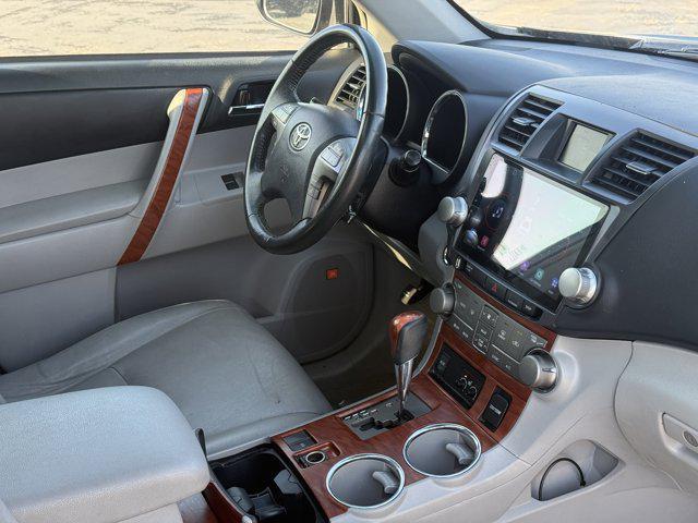 used 2010 Toyota Highlander car, priced at $6,200