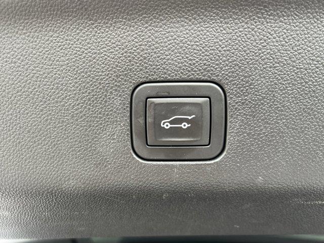 used 2025 GMC Yukon car, priced at $61,125