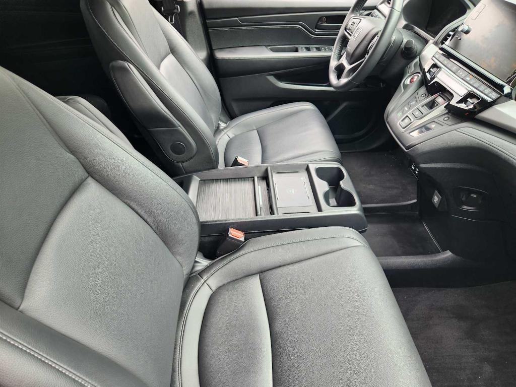 used 2025 Honda Odyssey car, priced at $38,342