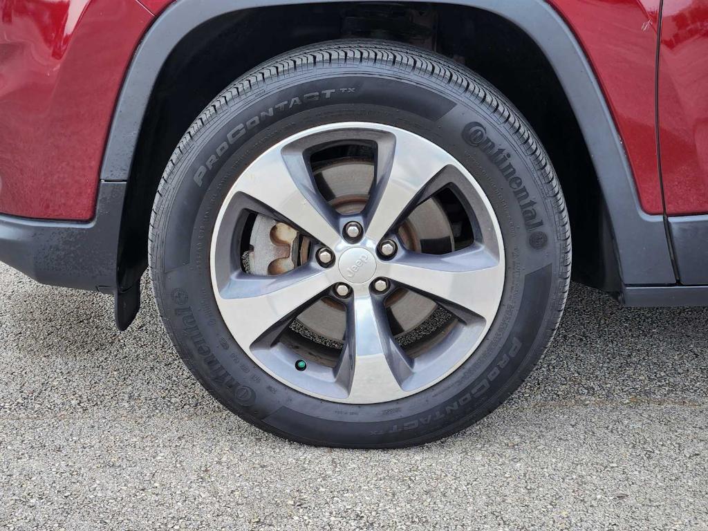 used 2020 Jeep Cherokee car, priced at $23,302