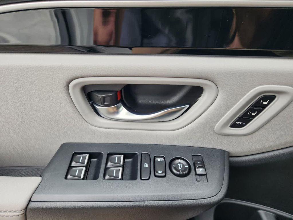 new 2025 Honda Pilot car, priced at $48,995