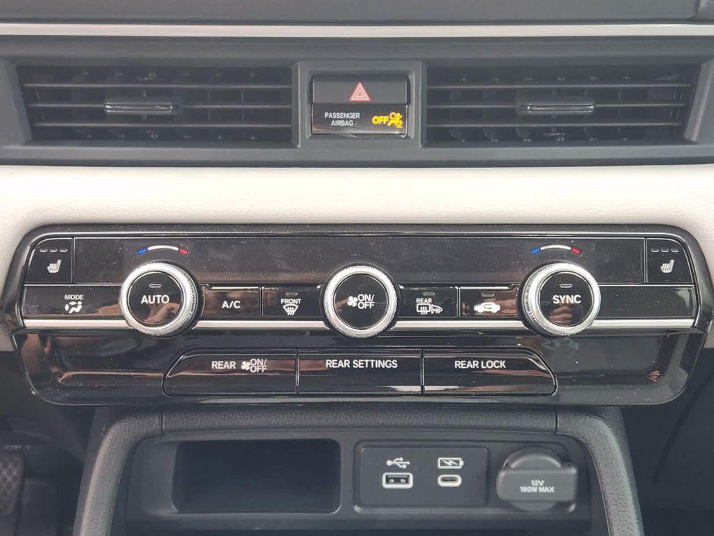 new 2025 Honda Pilot car, priced at $48,995