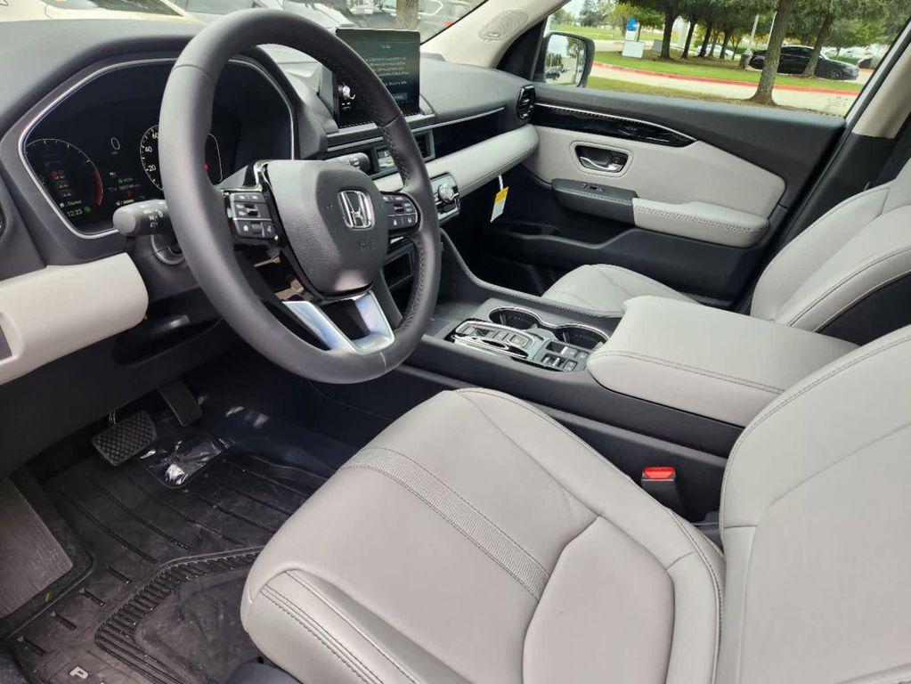 new 2025 Honda Pilot car, priced at $48,995