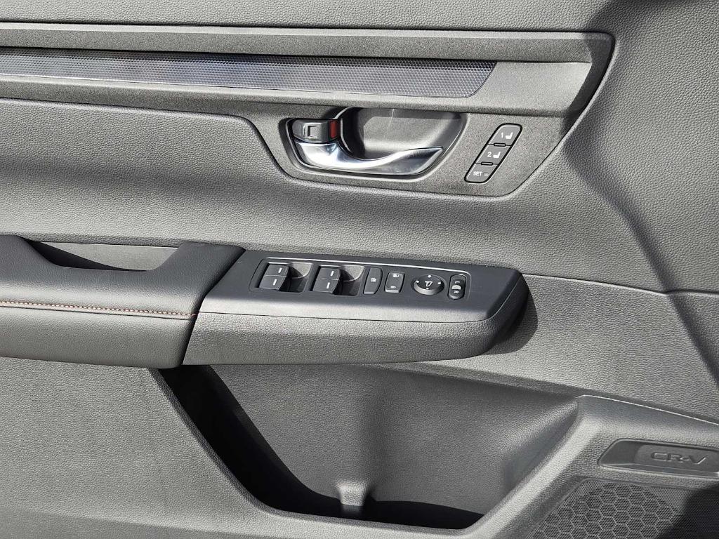 new 2026 Honda CR-V Hybrid car, priced at $40,175