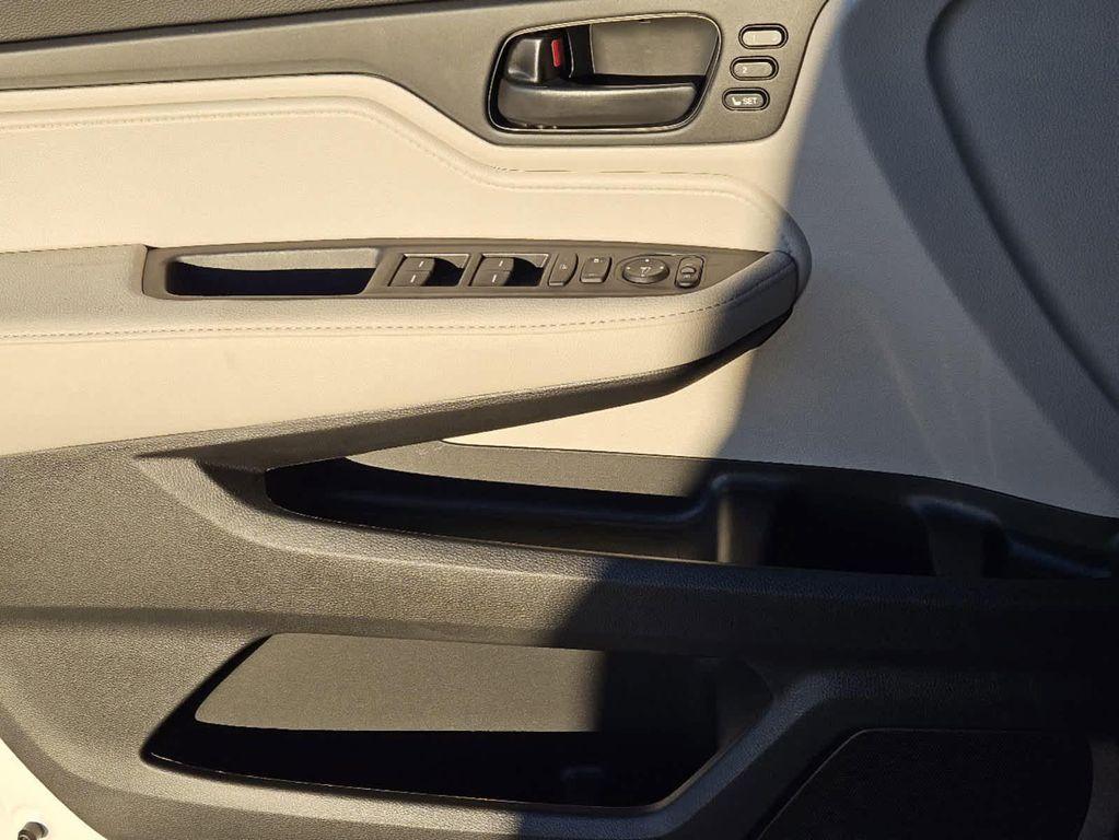 new 2026 Honda Odyssey car, priced at $45,685