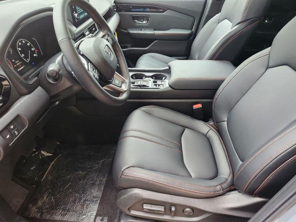 new 2025 Honda Pilot car, priced at $51,350