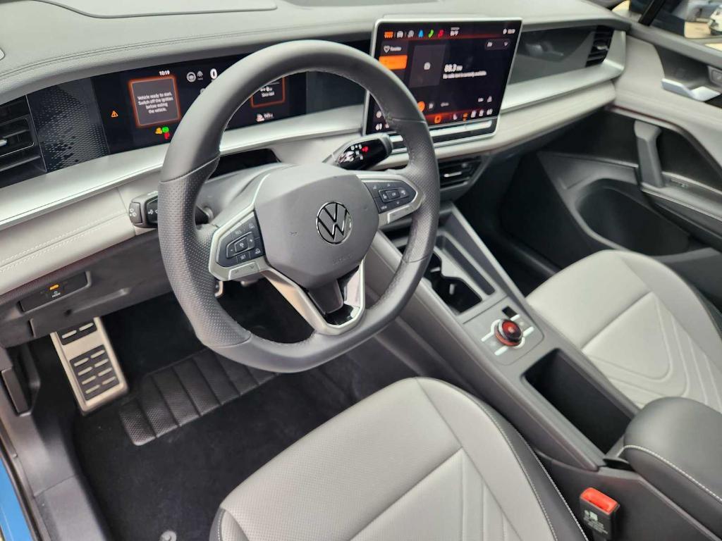 used 2025 Volkswagen Tiguan car, priced at $33,552