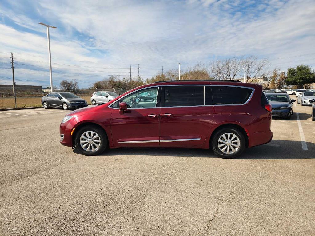 used 2017 Chrysler Pacifica car, priced at $10,550