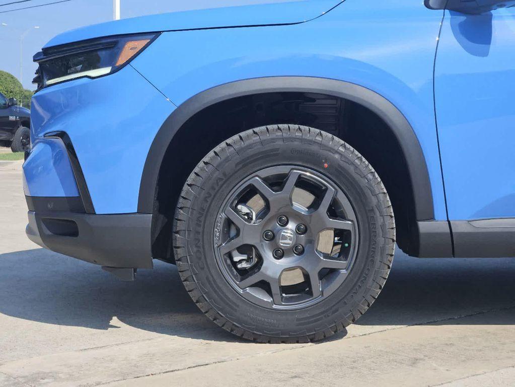 new 2025 Honda Pilot car, priced at $51,830
