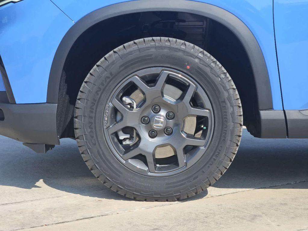 new 2025 Honda Pilot car, priced at $51,830