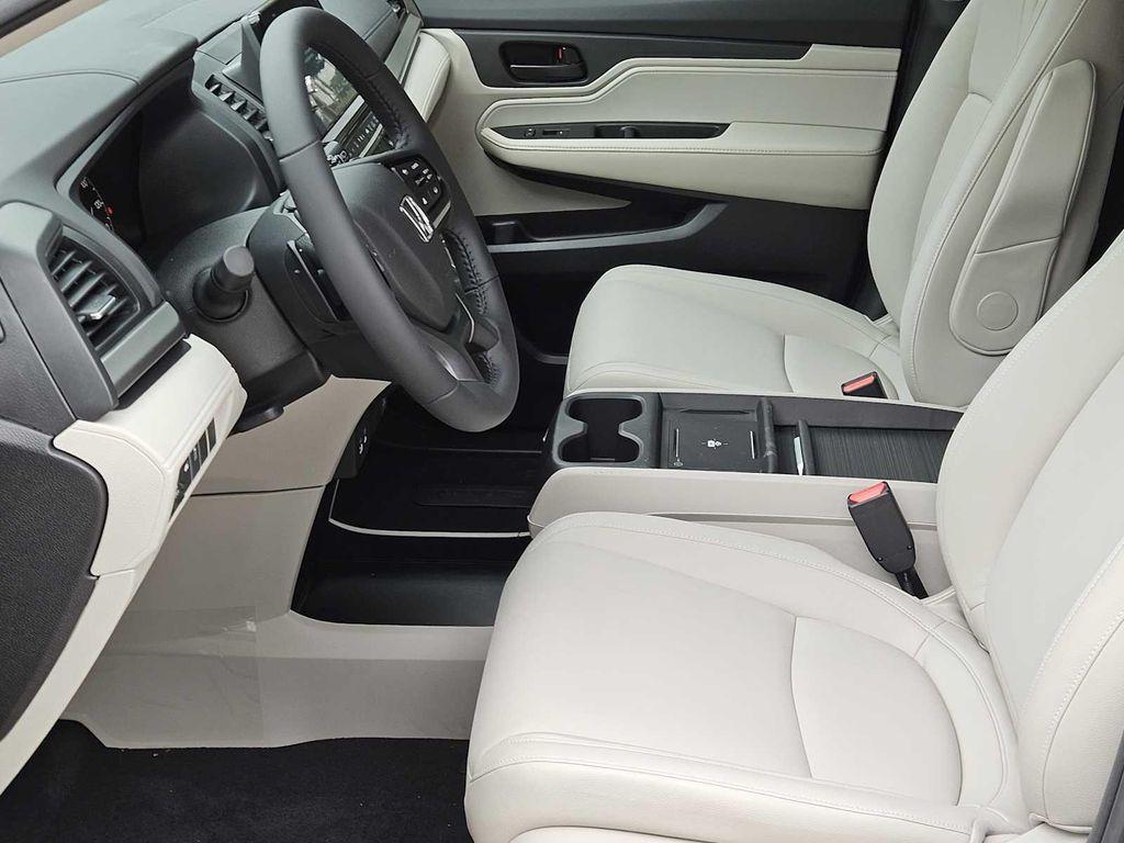 new 2026 Honda Odyssey car, priced at $45,340