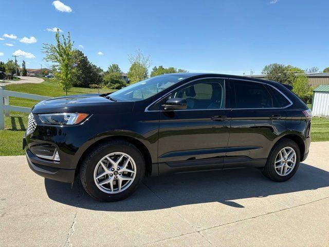used 2024 Ford Edge car, priced at $33,000