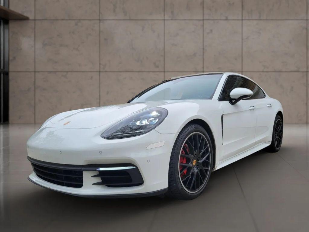 2018 Porsche Panamera 4's photo