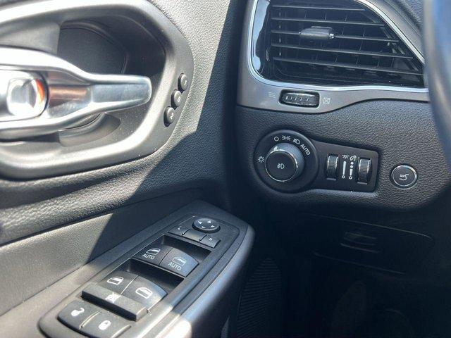 used 2019 Jeep Cherokee car, priced at $17,375