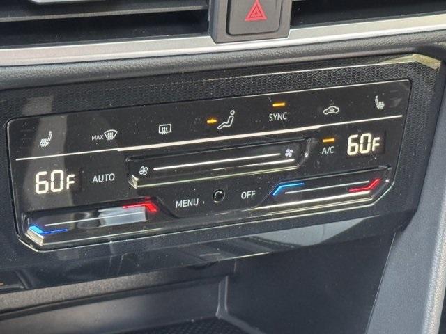 new 2025 Volkswagen Taos car