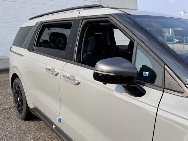 new 2026 Kia Carnival Hybrid car, priced at $55,285