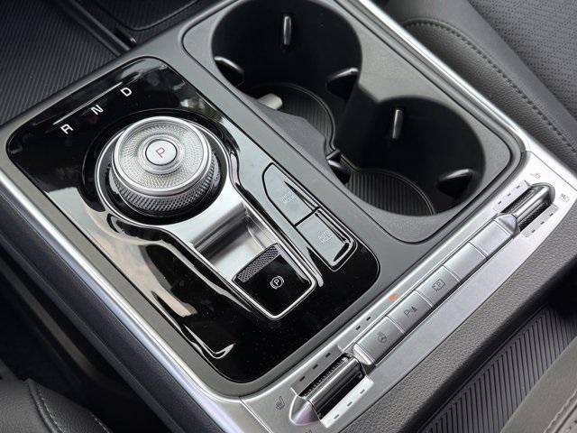 new 2026 Kia Carnival Hybrid car, priced at $55,285