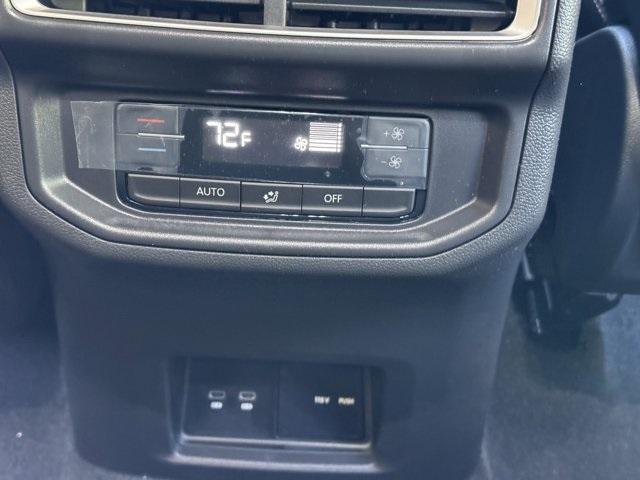 new 2026 Volkswagen Atlas car, priced at $43,617