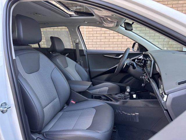 new 2025 Kia Niro car, priced at $30,990