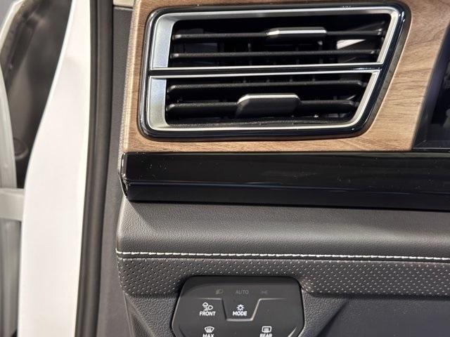 new 2026 Volkswagen Atlas car, priced at $45,287