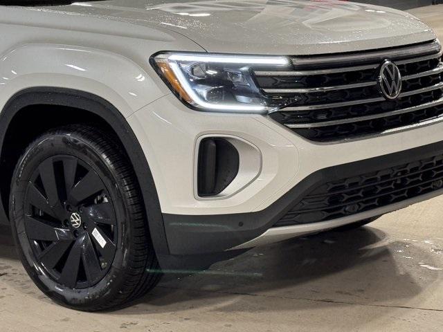 new 2026 Volkswagen Atlas car, priced at $45,287