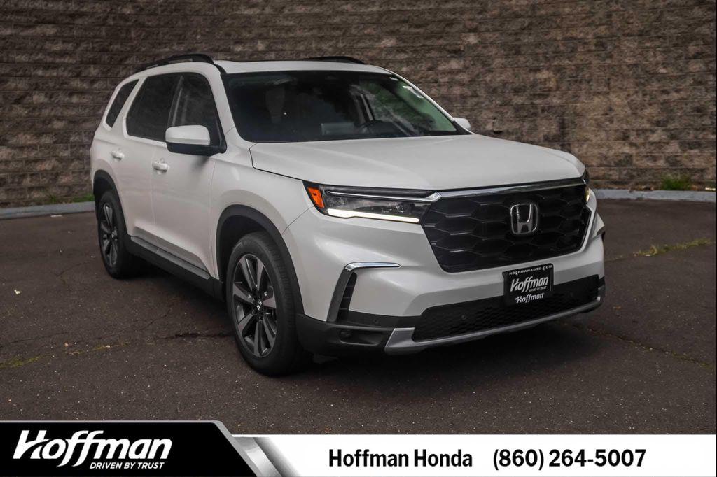 new 2025 Honda Pilot car, priced at $49,735