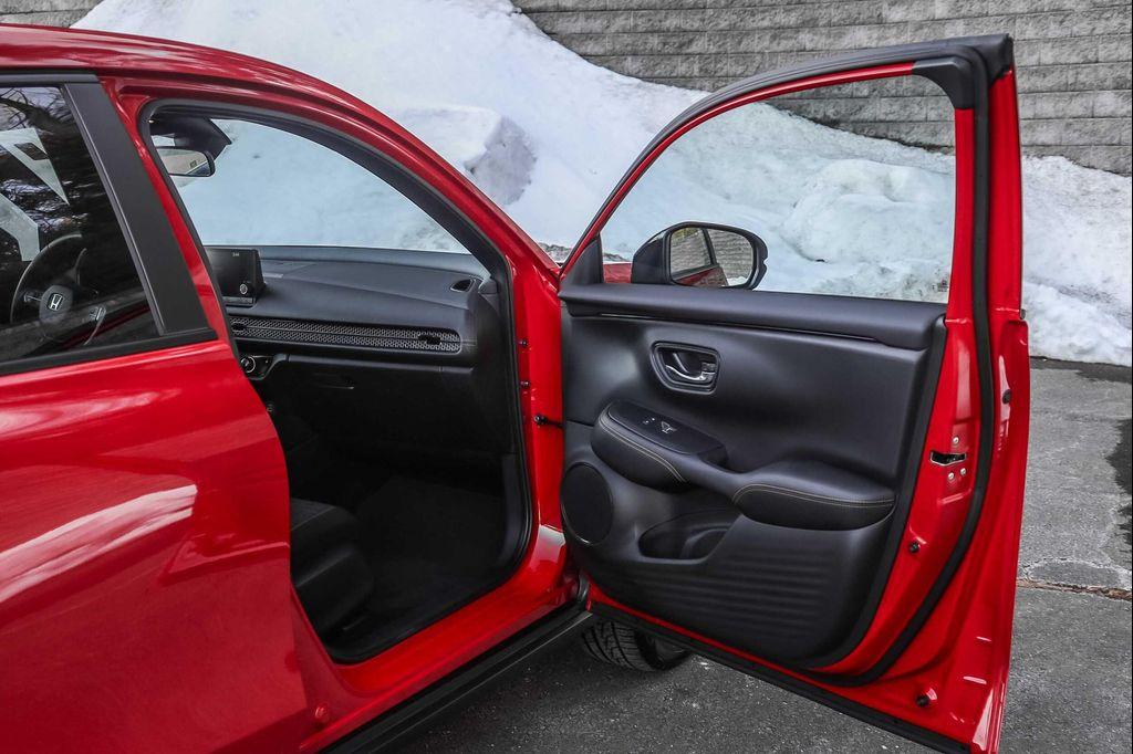 used 2025 Honda HR-V car, priced at $27,500