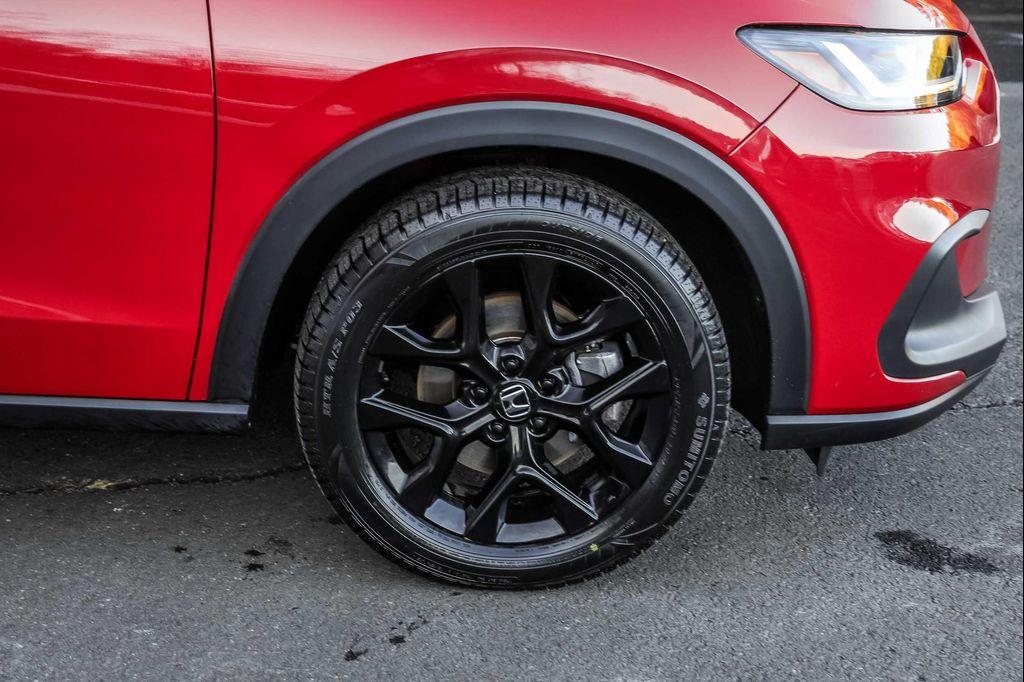 used 2025 Honda HR-V car, priced at $27,500