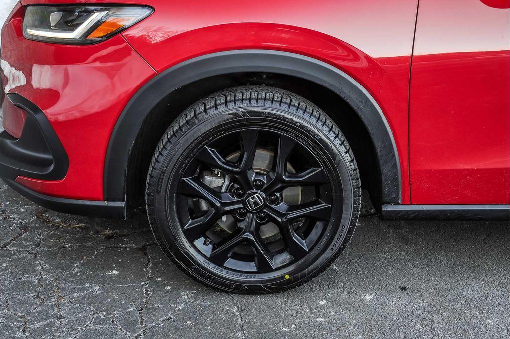 used 2025 Honda HR-V car, priced at $27,500