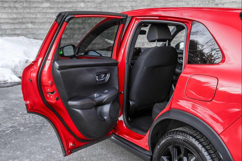 used 2025 Honda HR-V car, priced at $27,500