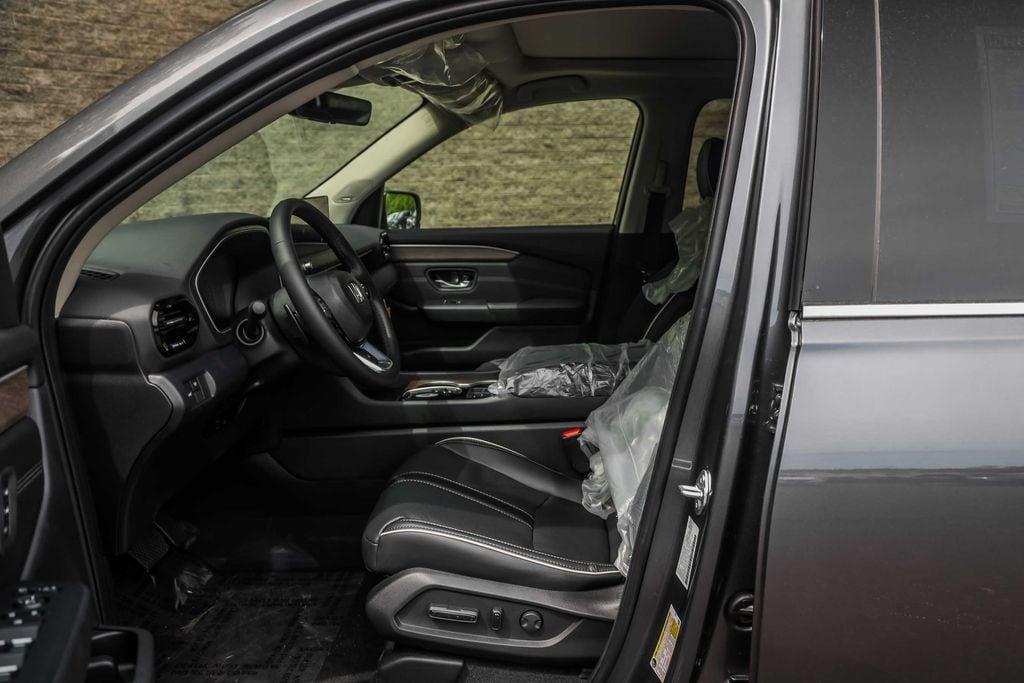 new 2026 Honda Pilot car, priced at $57,239