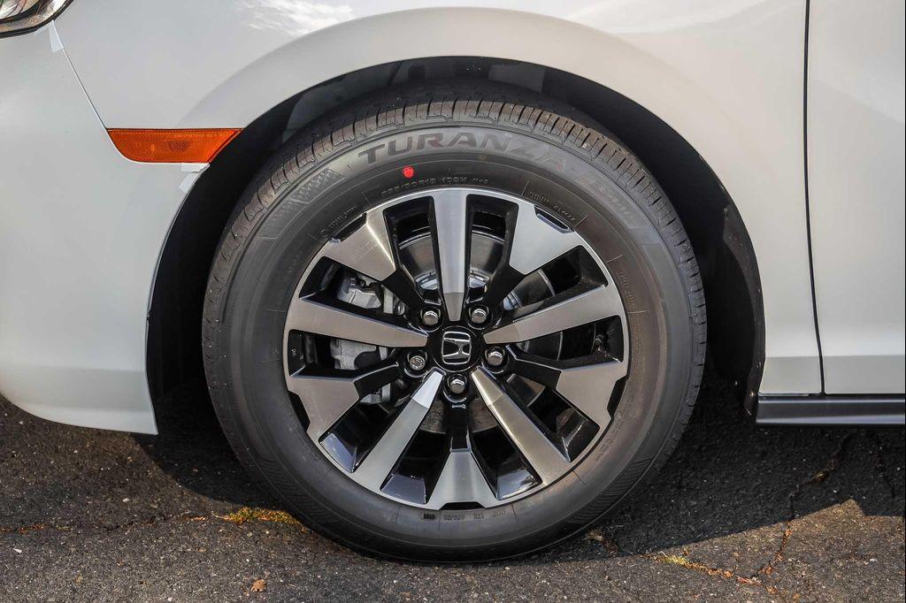 new 2026 Honda Odyssey car, priced at $43,495