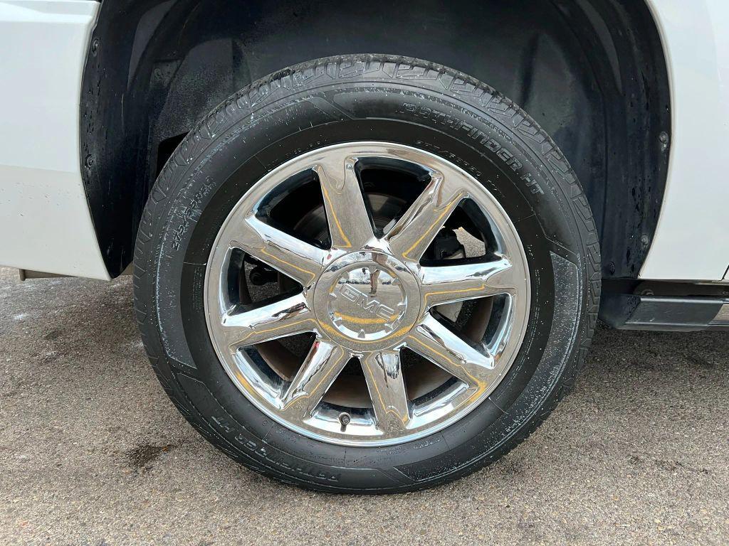 used 2014 GMC Yukon XL car, priced at $14,975